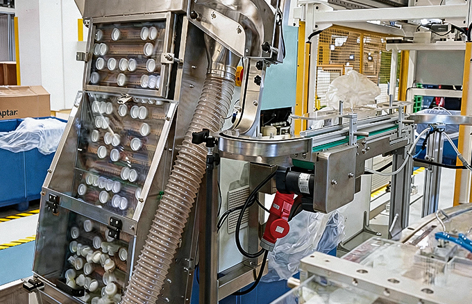 Bottle cap aluminum foil gasket single and double piece detection scheme - dual station dual sheet detection